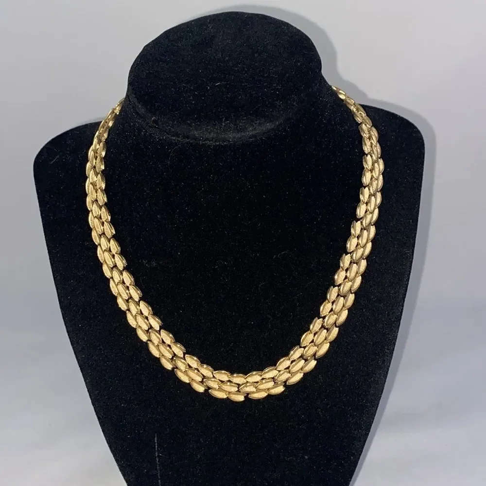 Vintage Gold 60’s Leaves Necklace.